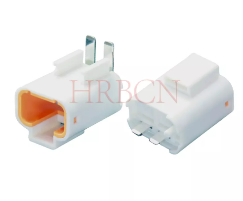 Quelle est la différence entre les connecteurs IP67 et IP68 ?