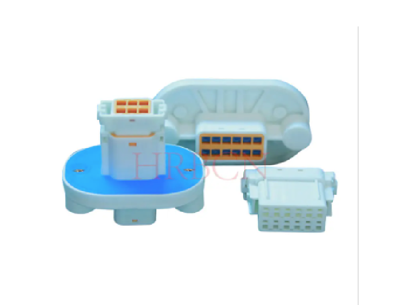 Connecteur étanche IP67 à montage sur panneau au pas de 3,0 mm pour équipement industriel